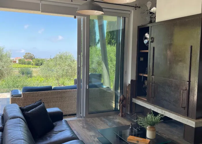 Ayia Marina فيلة